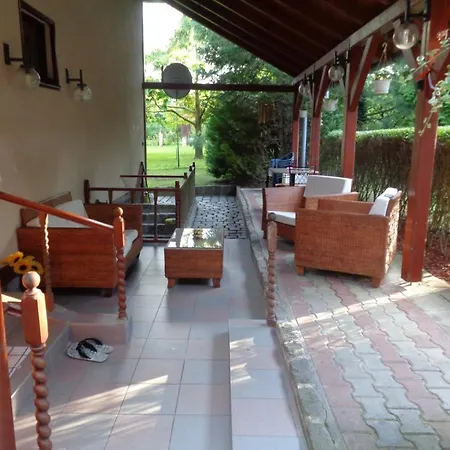 Daire Lake House Green Garden Balatonakarattya